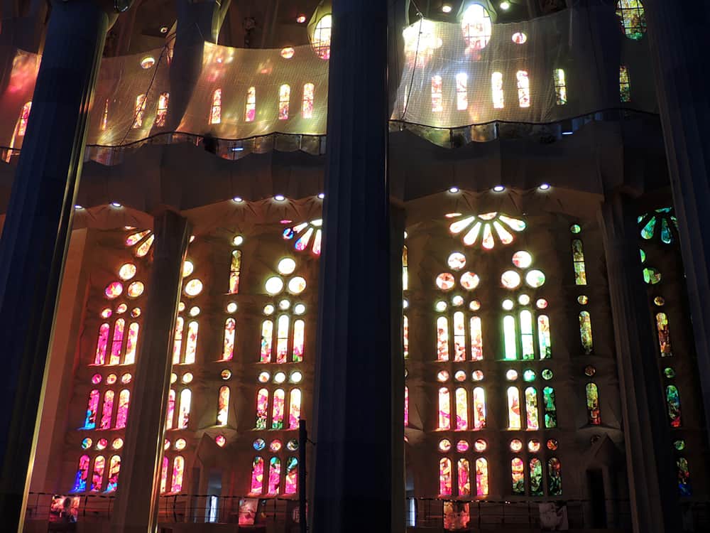 luz interior Sagrada Família